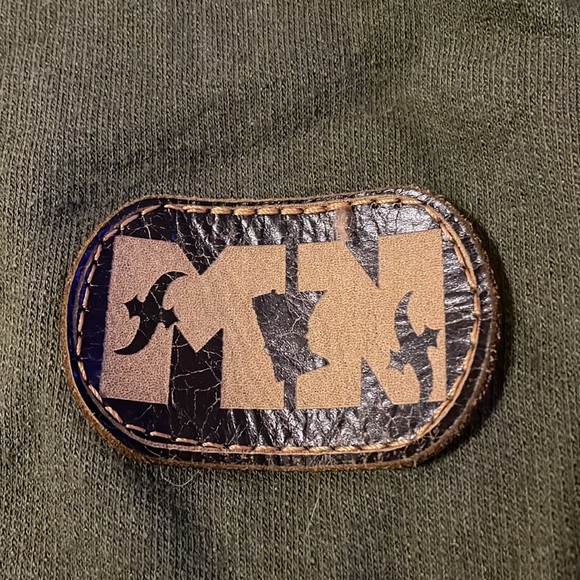 Sweatshirt - Picture 2 of 3